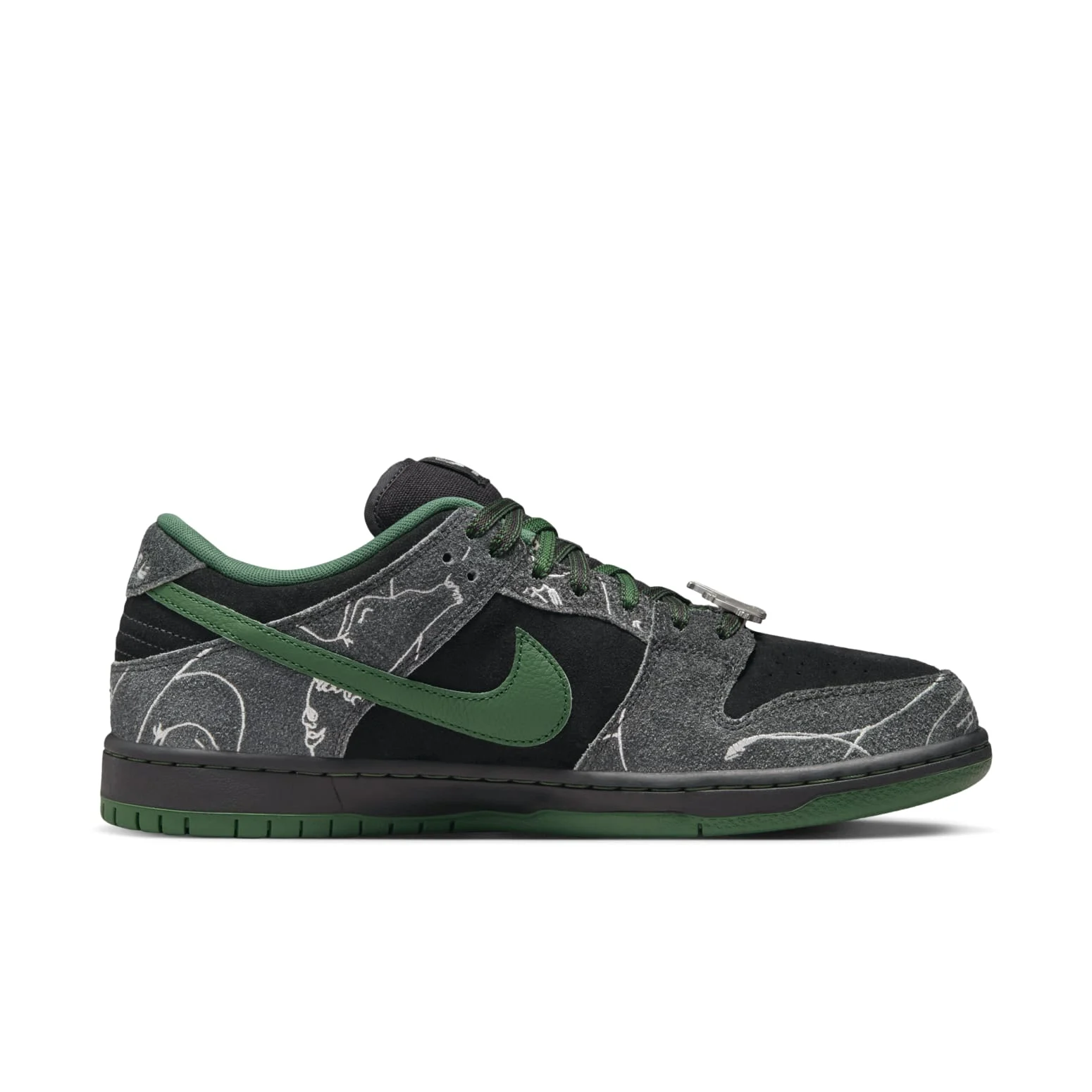 Nike x There Skateboard SB Dunk Low Pro ‘Anthracite Gorge Green’ HF7743-001